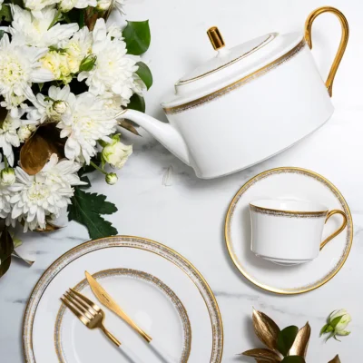 Haku Teapot W/Rd Handle