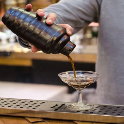 Shaker cocktail Black