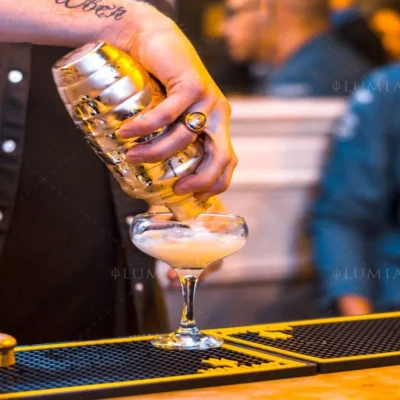 Shaker cocktail Gold